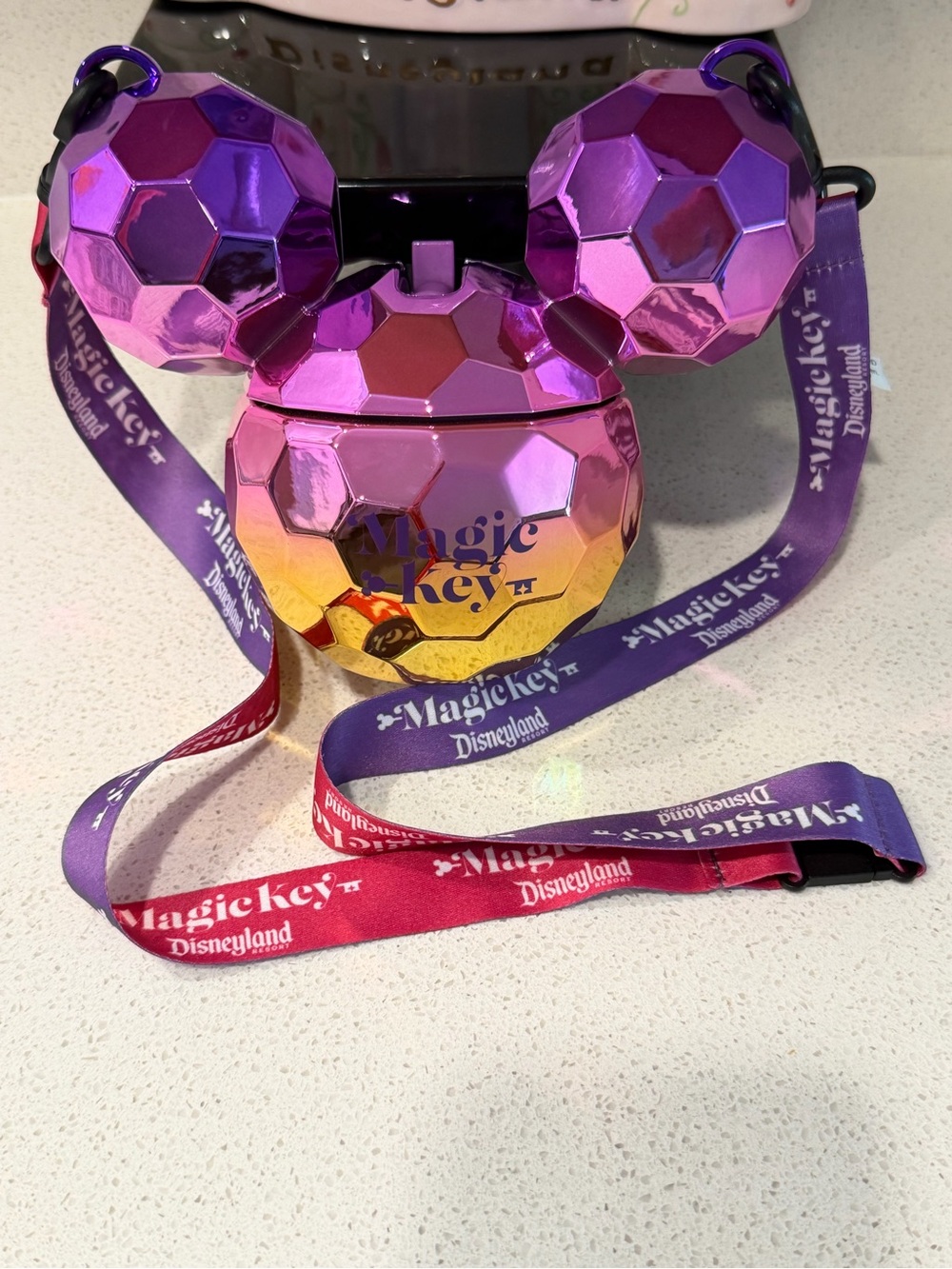 Magic Key. Mirrored Mickey-Shaped Sipper